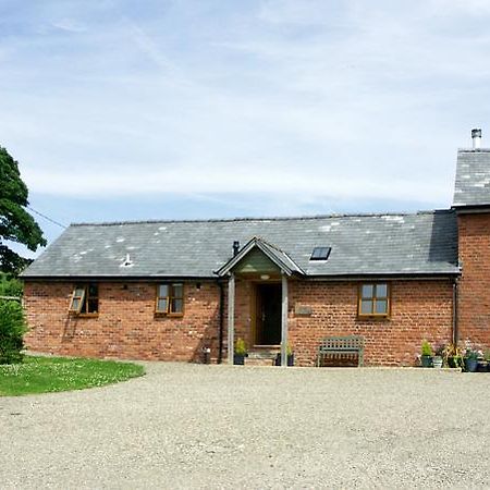 The Byre Bishop's Castle Exterior foto